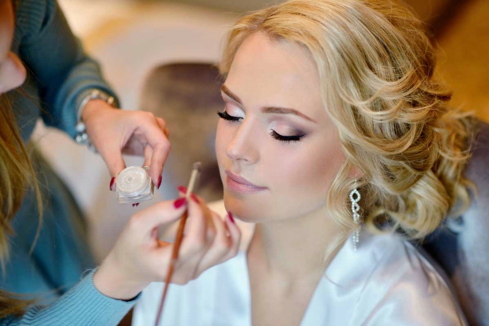 Maquillage de mariée naturel : Obtenir un look subtil et radieux Maquillage de mariée naturel : Obtenir un look subtil et radieux